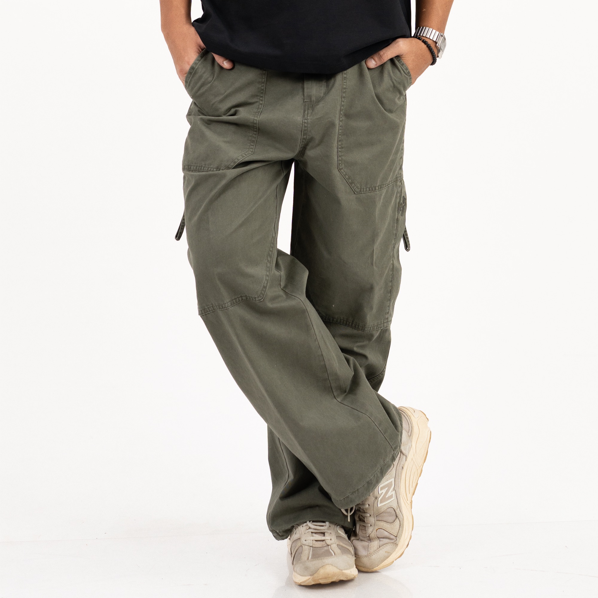 Cargo pants product photo